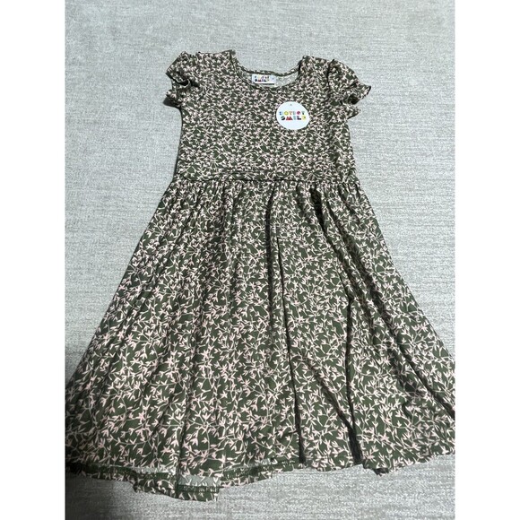 Dot Dot Smile Dress Girl’s Size 7 Green Short Sleeve Floral Graphics - Picture 1 of 11
